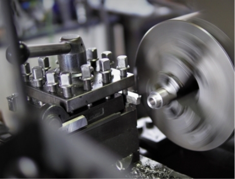 建設機械製造業